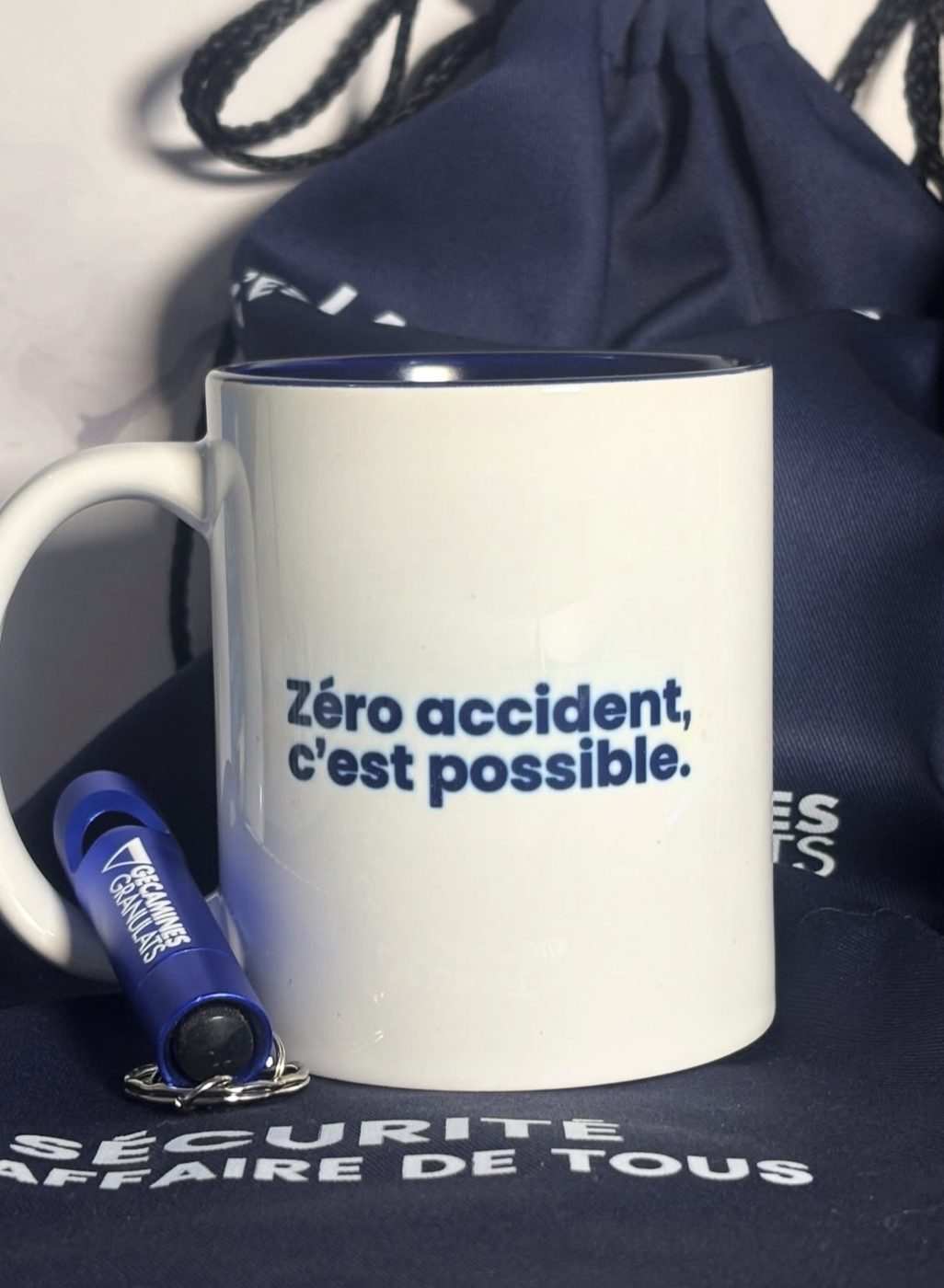 Mug personnalisé et porte-clés Gécamines Granulats, exemples de goodies d'entreprise